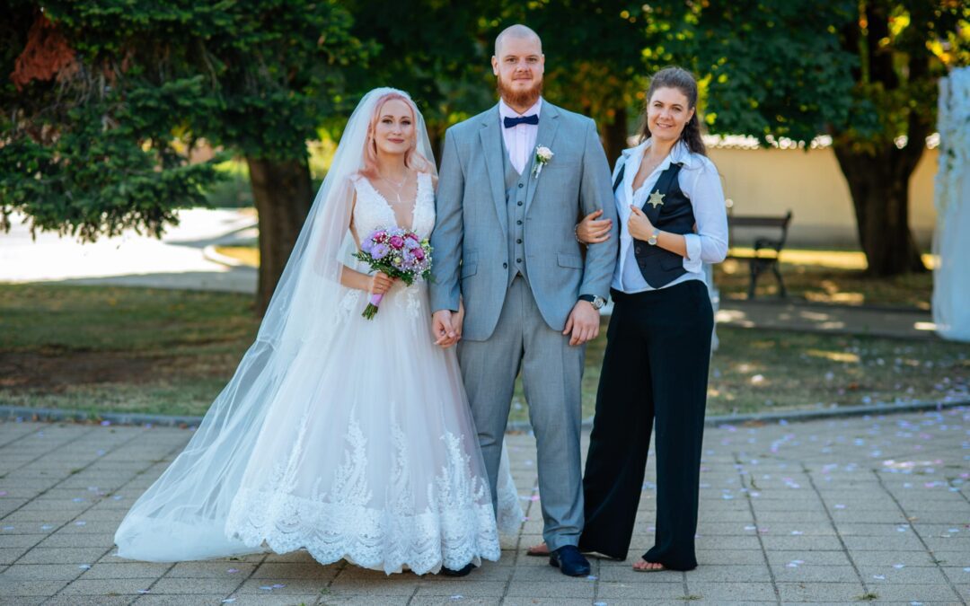 Miért válassz női ceremóniamestert?